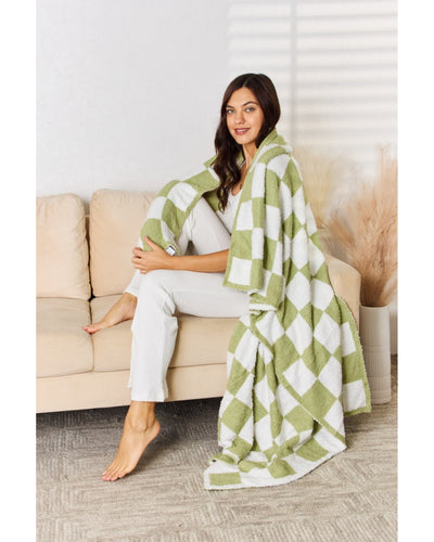 Cuddley Checkered Decorative Throw Blanket