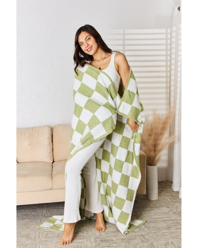 Cuddley Checkered Decorative Throw Blanket