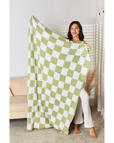 Cuddley Checkered Decorative Throw Blanket