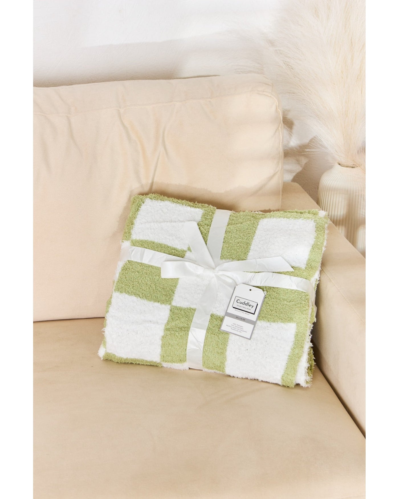 Cuddley Checkered Decorative Throw Blanket